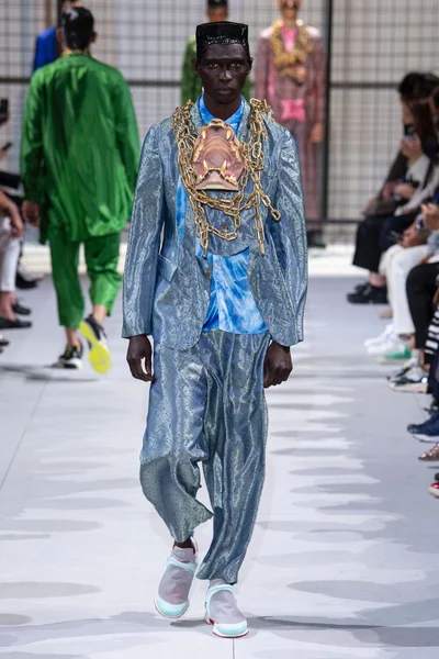 Look 38